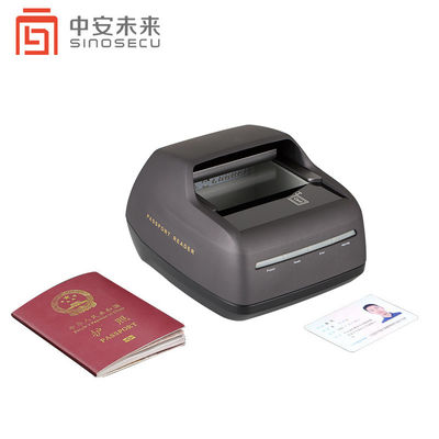 Máquina de lectura de pasaportes clásica para controles de documentos en el aeropuerto Profundidad de color de 24 bits